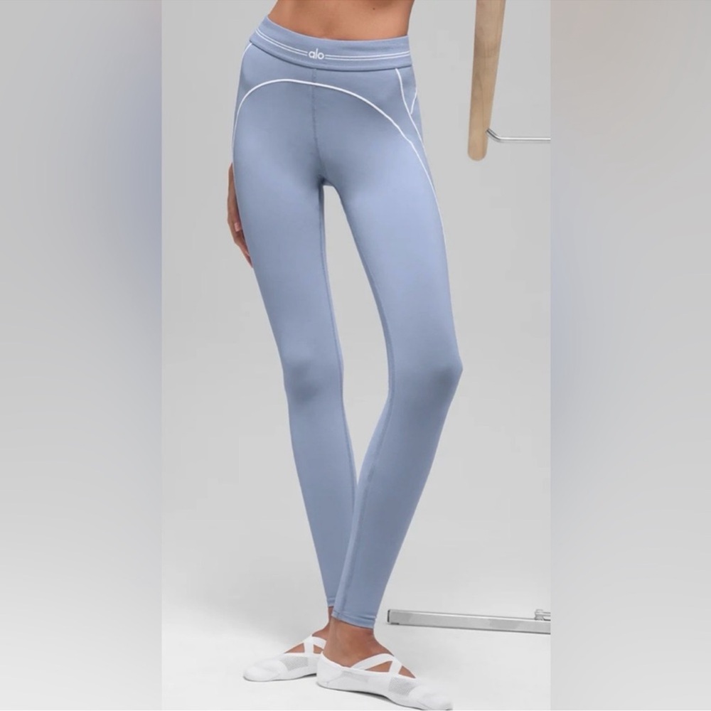 NWT ALO AIRBRUSH HIGH-WAIST HEART THROB LEGGING WINTER FROST X-SMALL